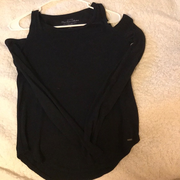 Black long sleeves with cuts on the shoulders - Picture 1 of 2